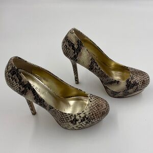 Bakers LIKE NEW Melina Faux Snakeskin Platform Pump Stiletto Heels Size 8.5 B